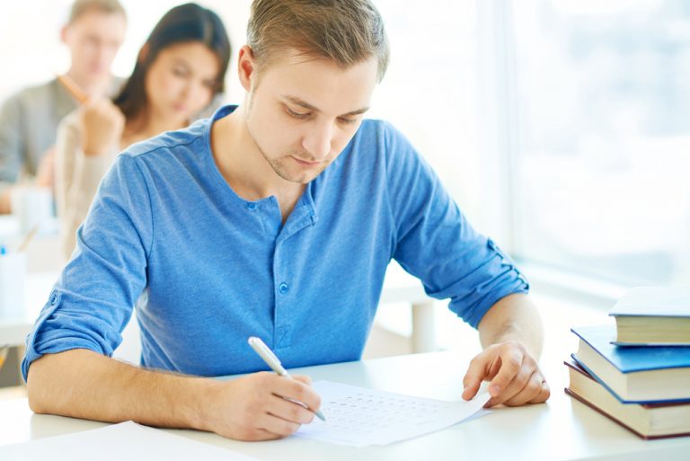 Come Si Svolge Un Esame Universitario
